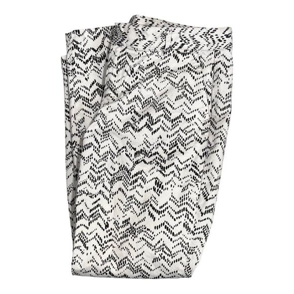 Khakis by Gap Capri Skinny Mimi White Black Aztec Design Pull On Chino Pant Sz 4 - Picture 9 of 12